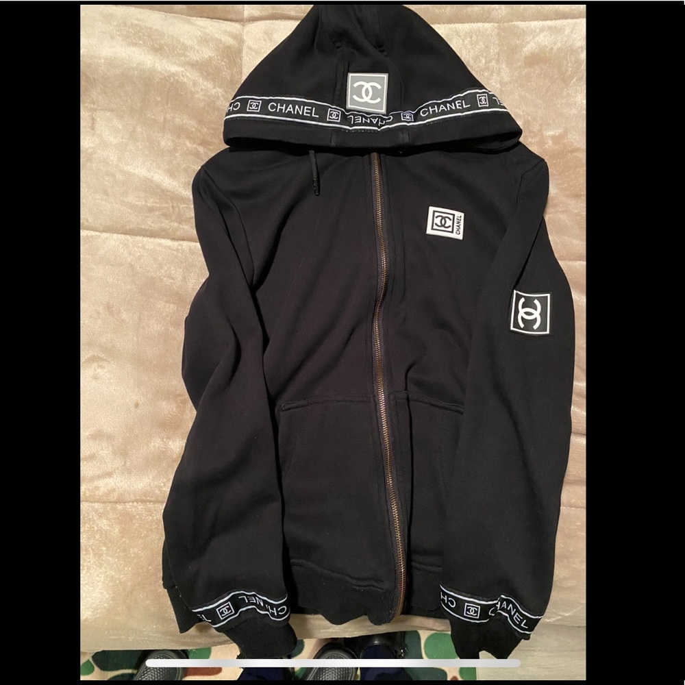 Used Chanel Sweatshirt Medium